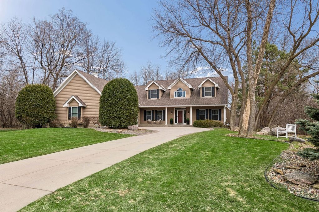 1360 Zircon Lane N, Plymouth, MN 55447