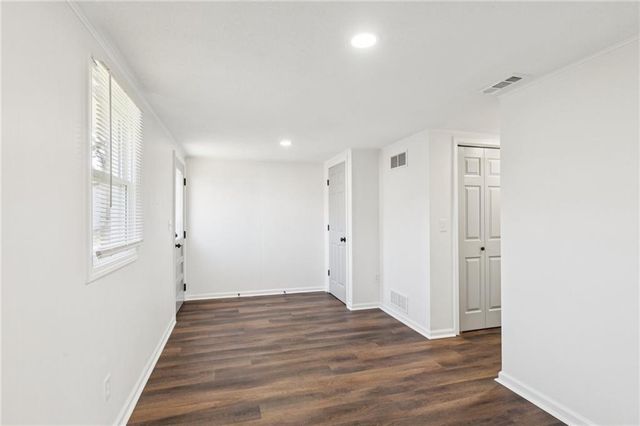 705 E Shady Lane, Harrisonville, MO 64701