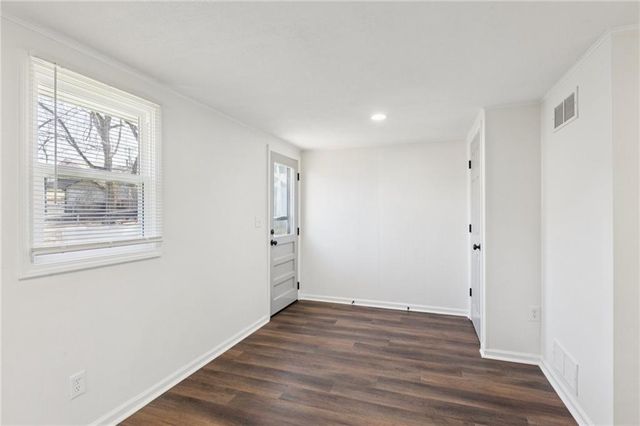 705 E Shady Lane, Harrisonville, MO 64701