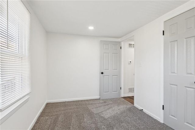 705 E Shady Lane, Harrisonville, MO 64701