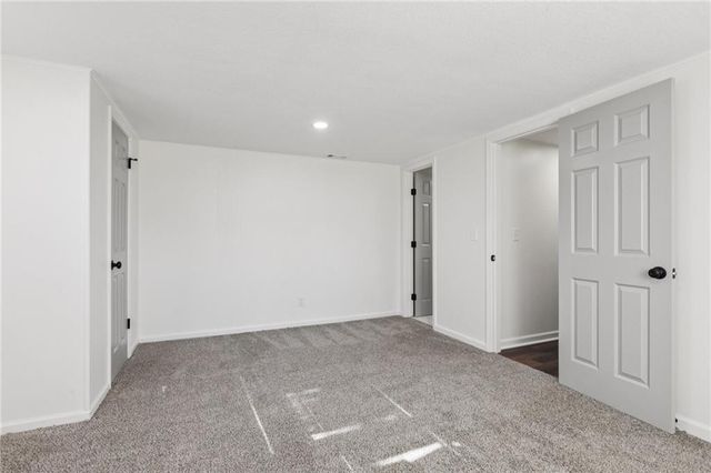 705 E Shady Lane, Harrisonville, MO 64701