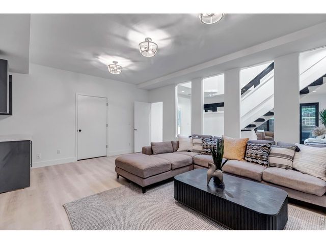 5200 Sunset Dr, Littleton, CO 80123