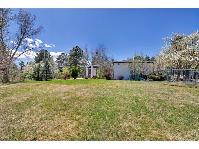 5200 Sunset Dr, Littleton, CO 80123