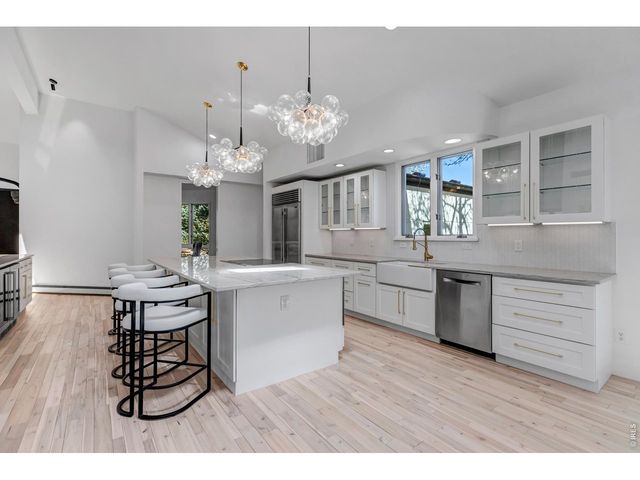 5200 Sunset Dr, Littleton, CO 80123