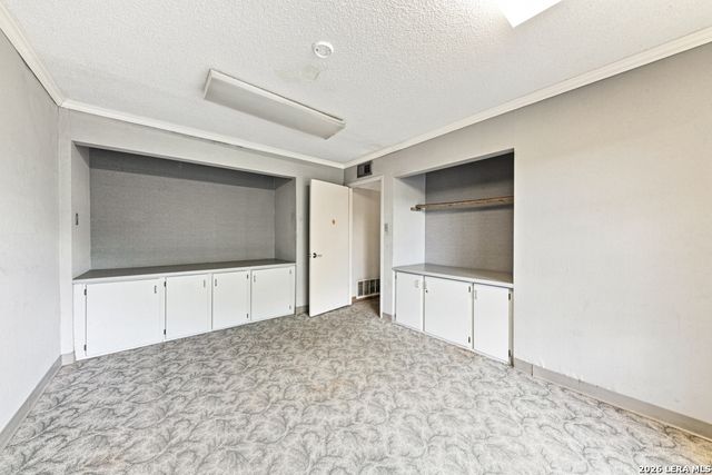 1131 BABCOCK RD, San Antonio, TX 78201