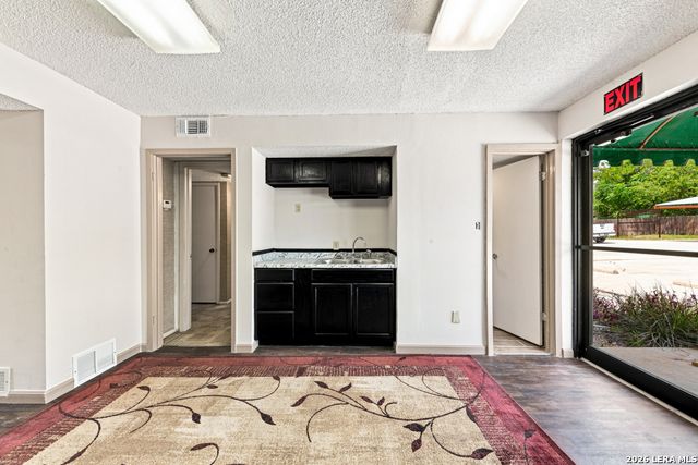 1131 BABCOCK RD, San Antonio, TX 78201