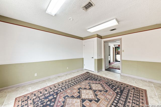 1131 BABCOCK RD, San Antonio, TX 78201