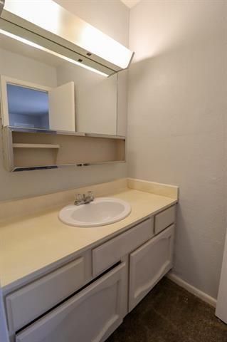 5725 Townhouse Lane, Beaumont, TX 77707