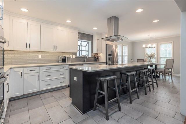 2899 OAKLEIGH LN, Germantown, TN 38138