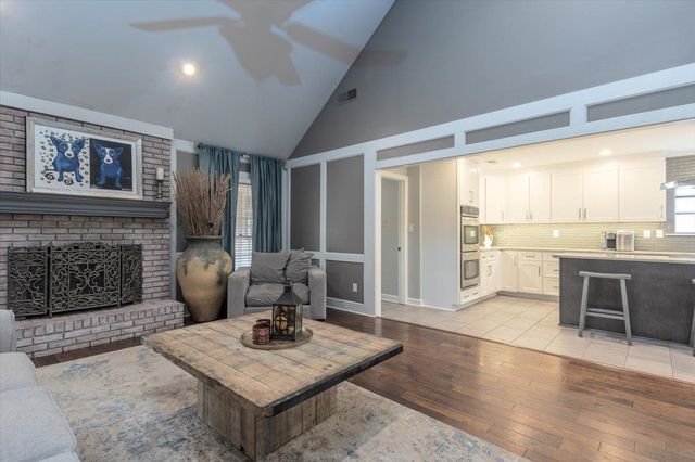 2899 OAKLEIGH LN, Germantown, TN 38138