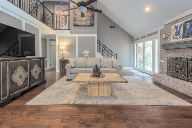 2899 OAKLEIGH LN, Germantown, TN 38138