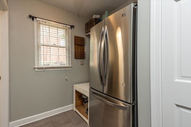 2899 OAKLEIGH LN, Germantown, TN 38138