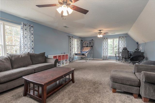 2899 OAKLEIGH LN, Germantown, TN 38138