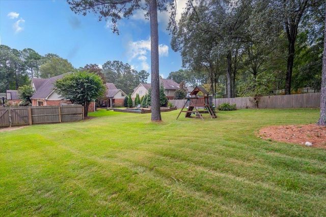 2899 OAKLEIGH LN, Germantown, TN 38138