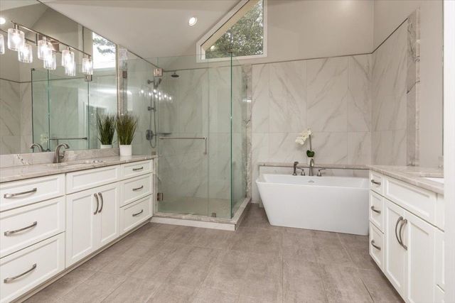 2899 OAKLEIGH LN, Germantown, TN 38138