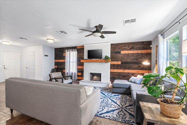 7417 Elk Pass DR, Austin, TX 78744