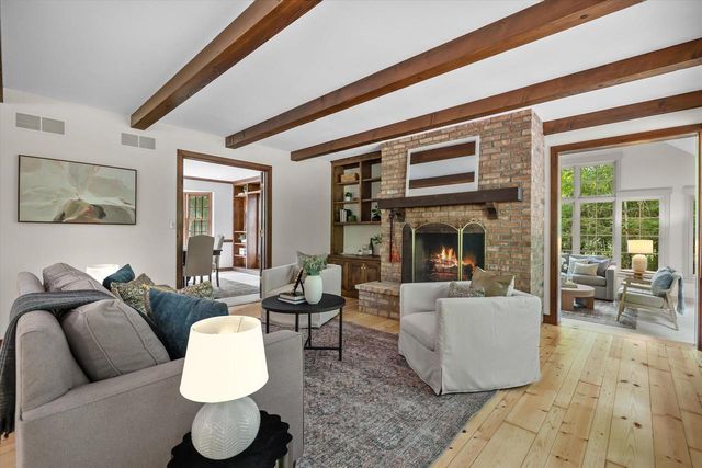 1520 W Manor LANE, River Hills, WI 53217