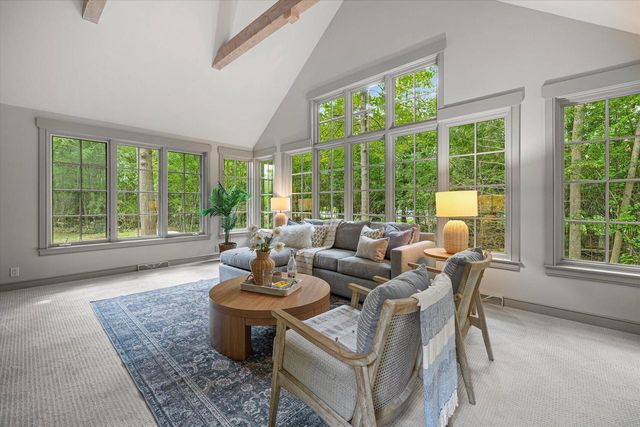 1520 W Manor LANE, River Hills, WI 53217