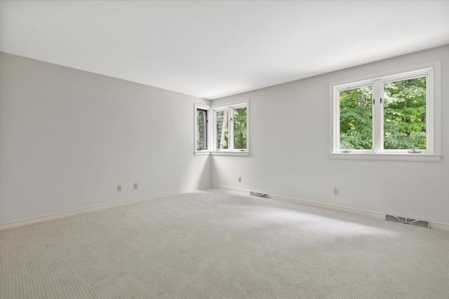 1520 W Manor LANE, River Hills, WI 53217