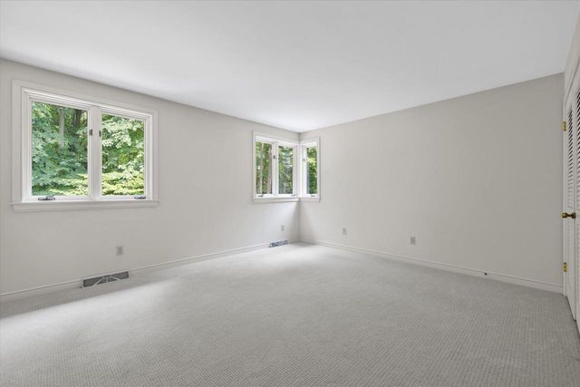1520 W Manor LANE, River Hills, WI 53217