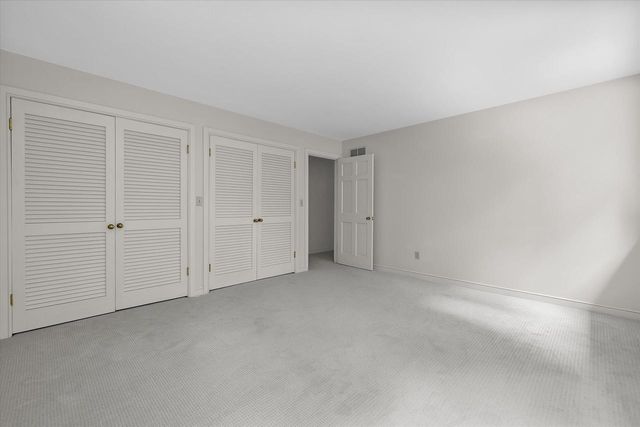 1520 W Manor LANE, River Hills, WI 53217