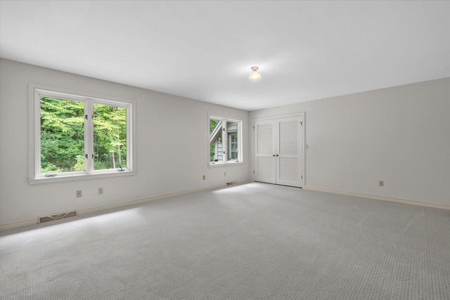 1520 W Manor LANE, River Hills, WI 53217