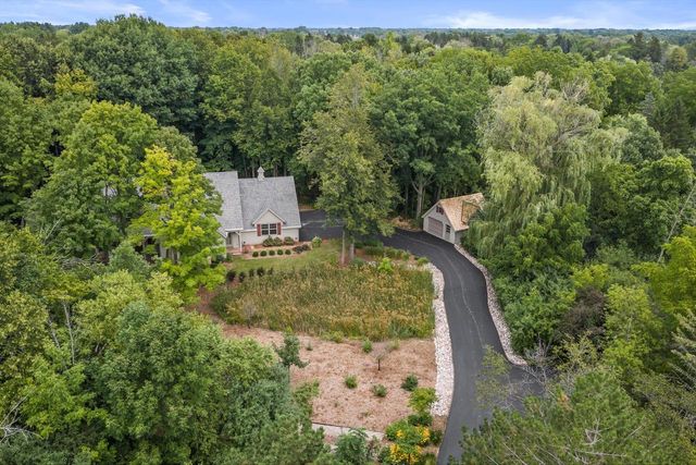 1520 W Manor LANE, River Hills, WI 53217