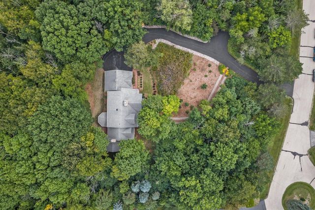 1520 W Manor LANE, River Hills, WI 53217