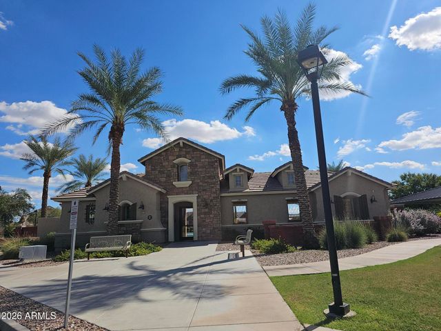 2940 S BECKETT Street, Gilbert, AZ 85295