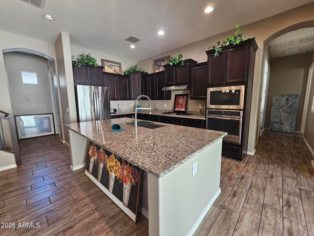 2940 S BECKETT Street, Gilbert, AZ 85295 — photo 2