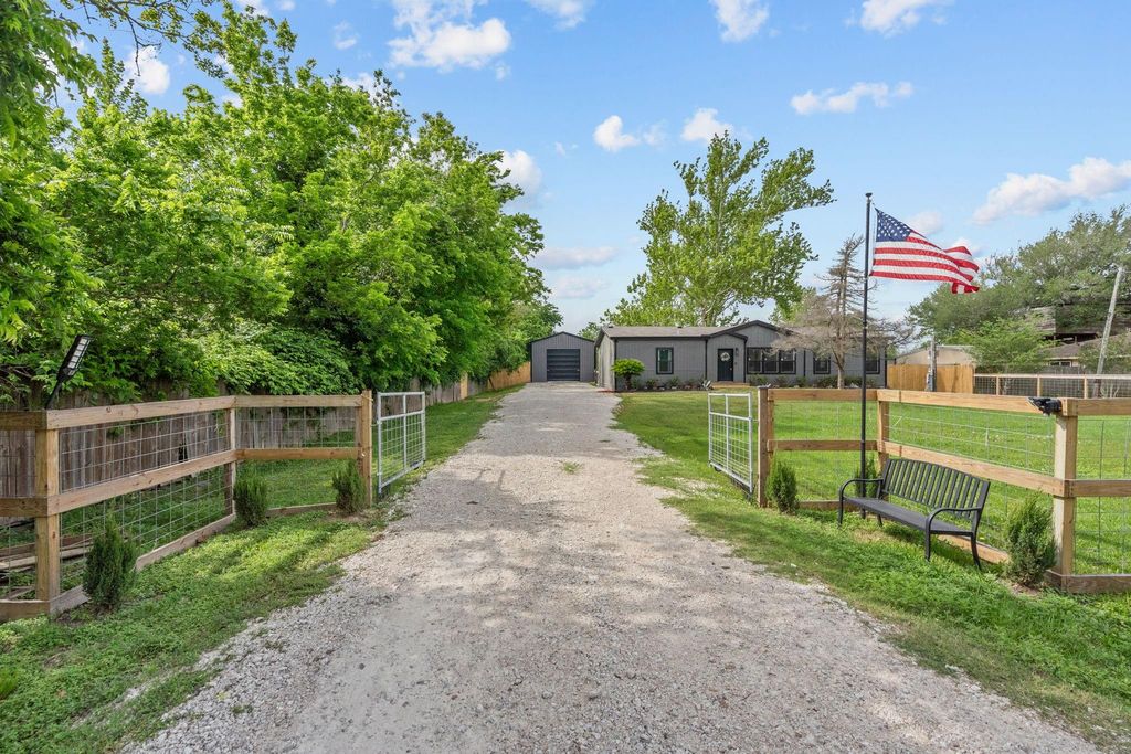 1510 Rymal Road, Santa Fe, TX 77511