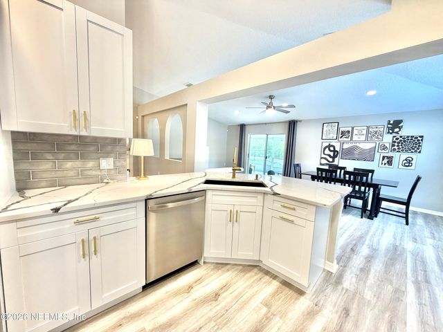 11110 PEERLESS Lane, Jacksonville, FL 32246