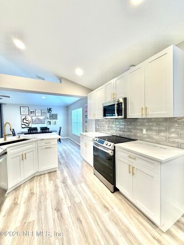 11110 PEERLESS Lane, Jacksonville, FL 32246