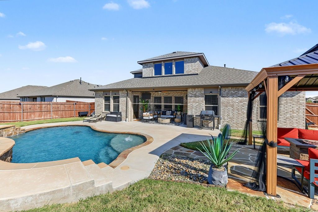 1221 Boulder Drive, Cedar Hill, TX 75104 — exterior