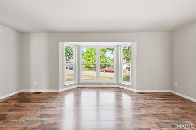 832 Summerview Drive, St Charles, MO 63304