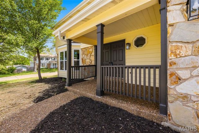 832 Summerview Drive, St Charles, MO 63304