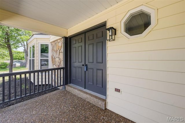 832 Summerview Drive, St Charles, MO 63304