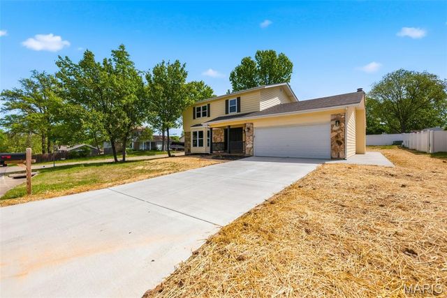 832 Summerview Drive, St Charles, MO 63304