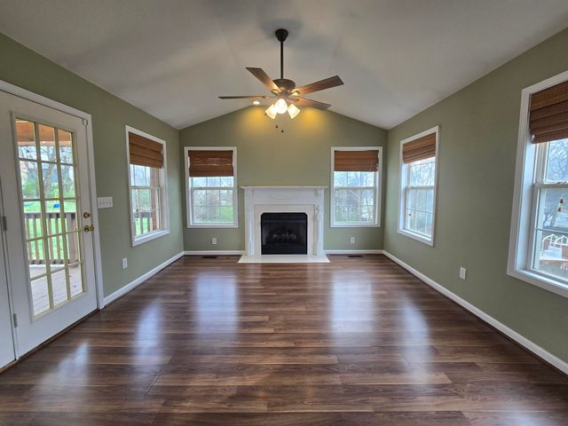 2723 Mollys Ct, Spring Hill, TN 37174