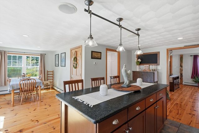92 Central St, Georgetown, MA 01833