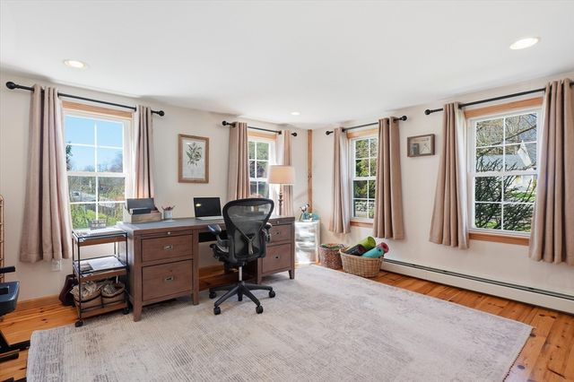 92 Central St, Georgetown, MA 01833