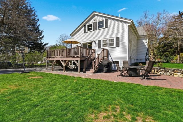 92 Central St, Georgetown, MA 01833
