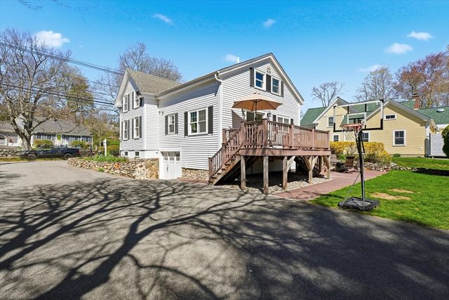 92 Central St, Georgetown, MA 01833