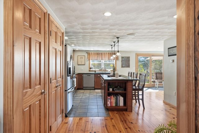 92 Central St, Georgetown, MA 01833