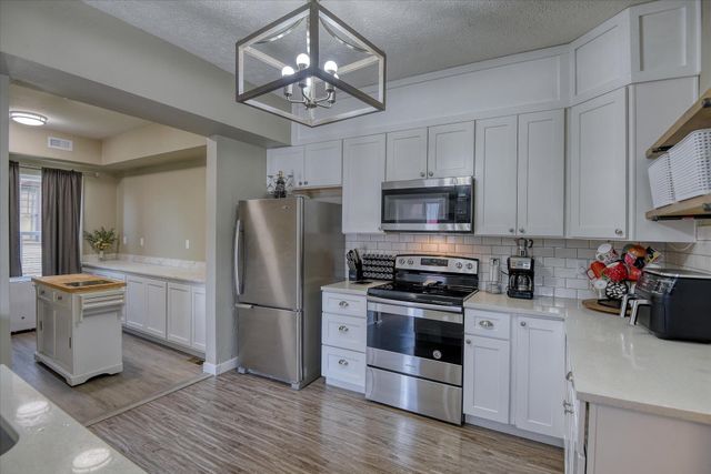 1610 W GRACE Ave, Spokane, WA 99205
