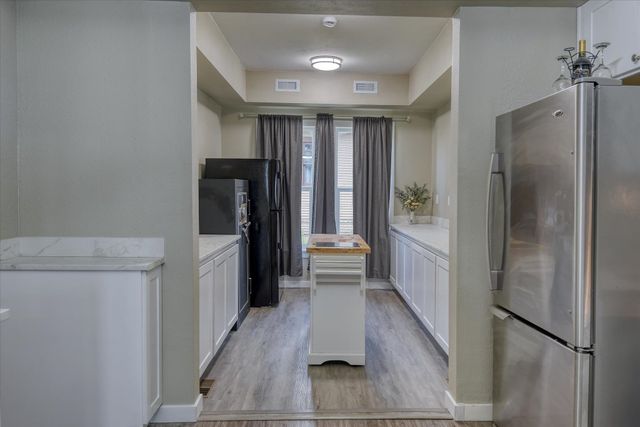 1610 W GRACE Ave, Spokane, WA 99205