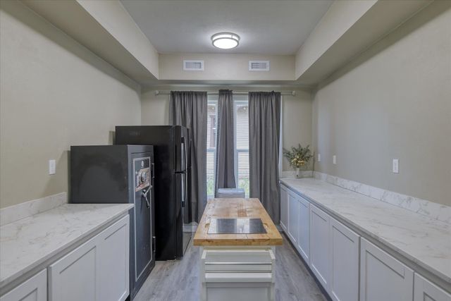 1610 W GRACE Ave, Spokane, WA 99205