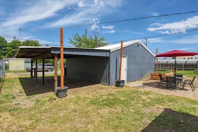 1610 W GRACE Ave, Spokane, WA 99205