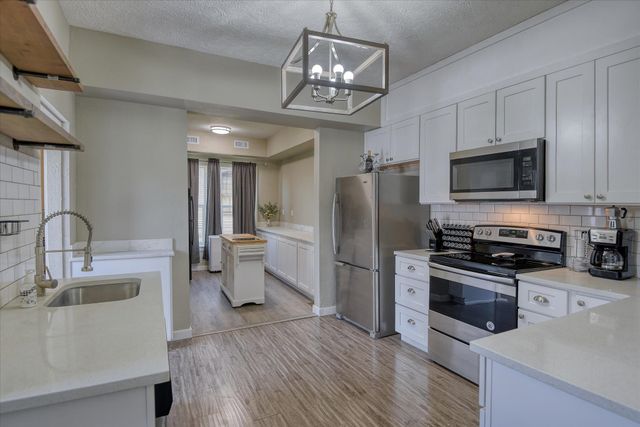 1610 W GRACE Ave, Spokane, WA 99205