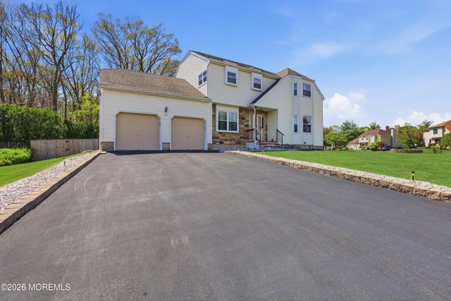 40 La Valencia Road, Old Bridge, NJ 08857